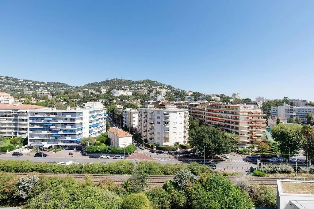 Top Floor 2 Beds 2Baths Cannes France